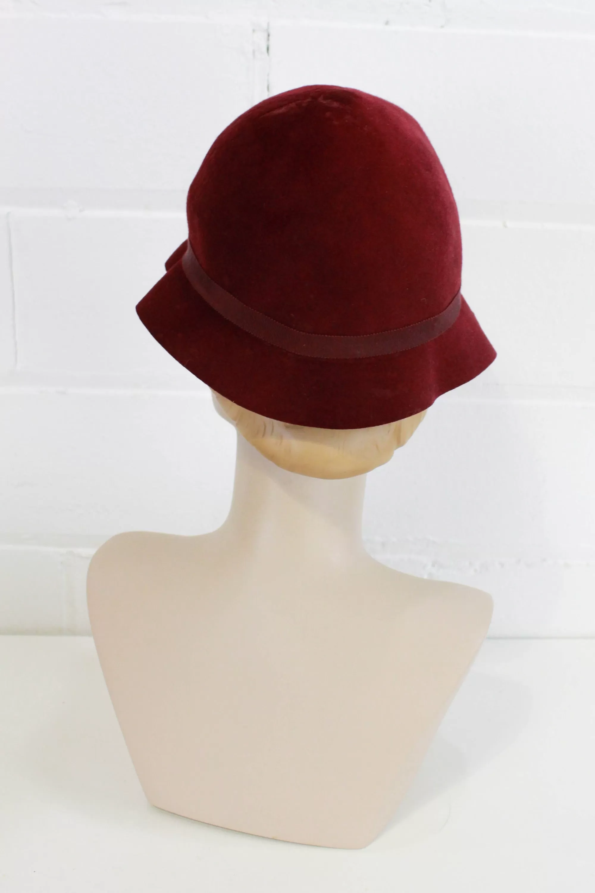 1930s Burgundy Felt Wool Cloche Hat