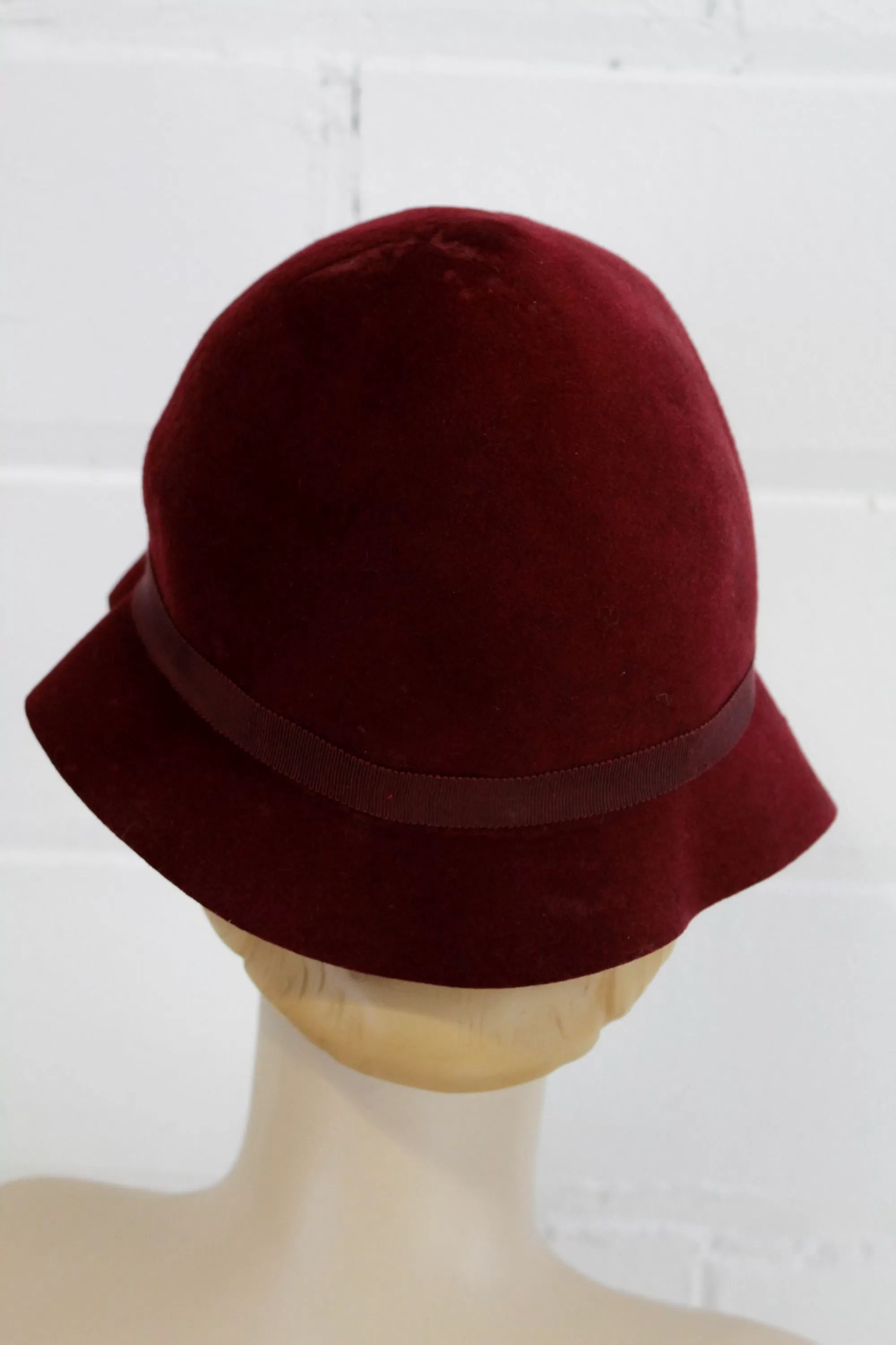 1930s Burgundy Felt Wool Cloche Hat