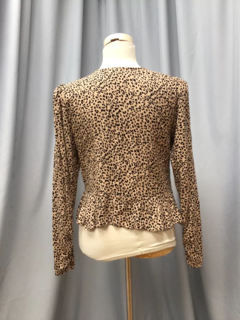 AFRM SIZE MEDIUM Ladies BLOUSE