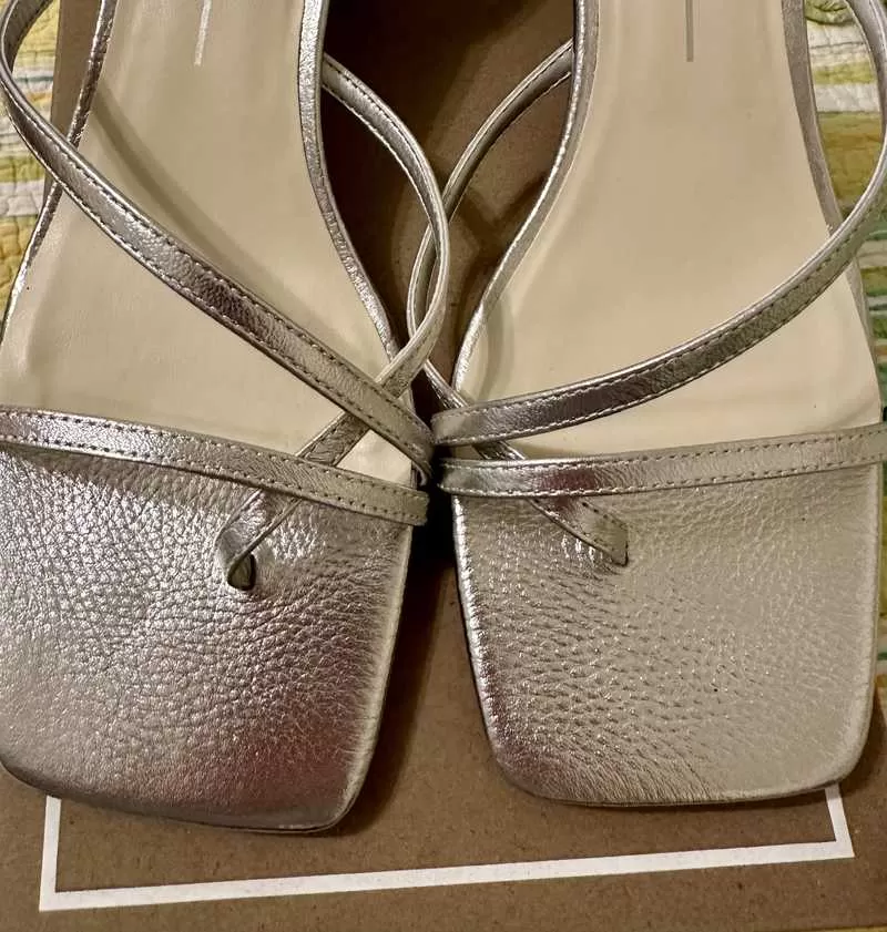 BAYLOR HEELS SILVER METALLIC LEATHER - re:vita