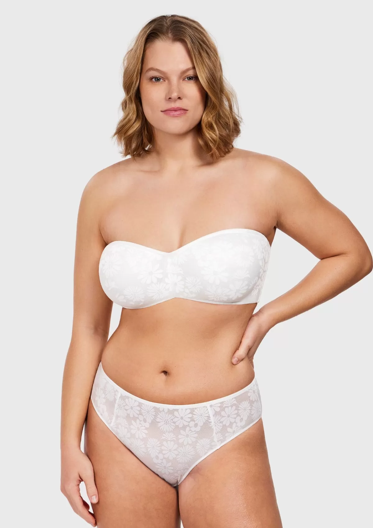 Daisy Lace Non-padded Strapless Minimizer Underwire Bra