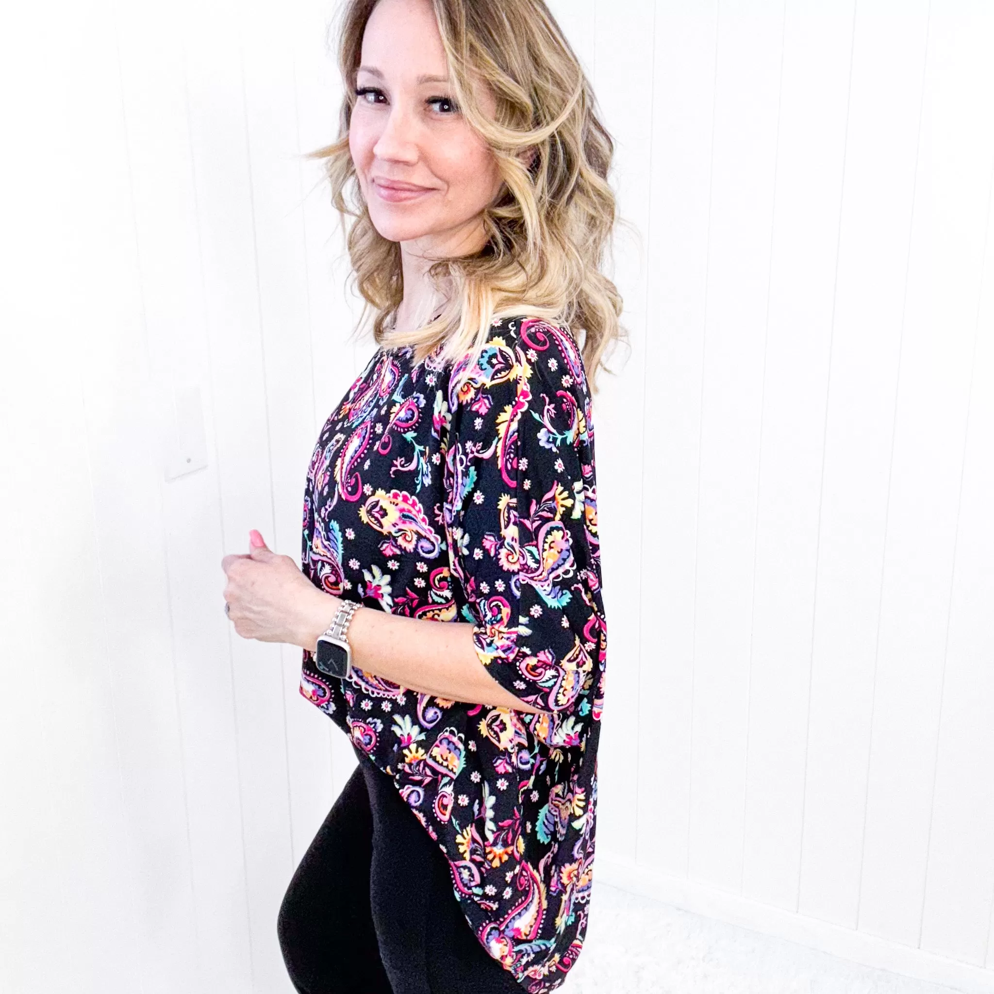 Dear Scarlett Essential Blouse in Black and Pink Paisley