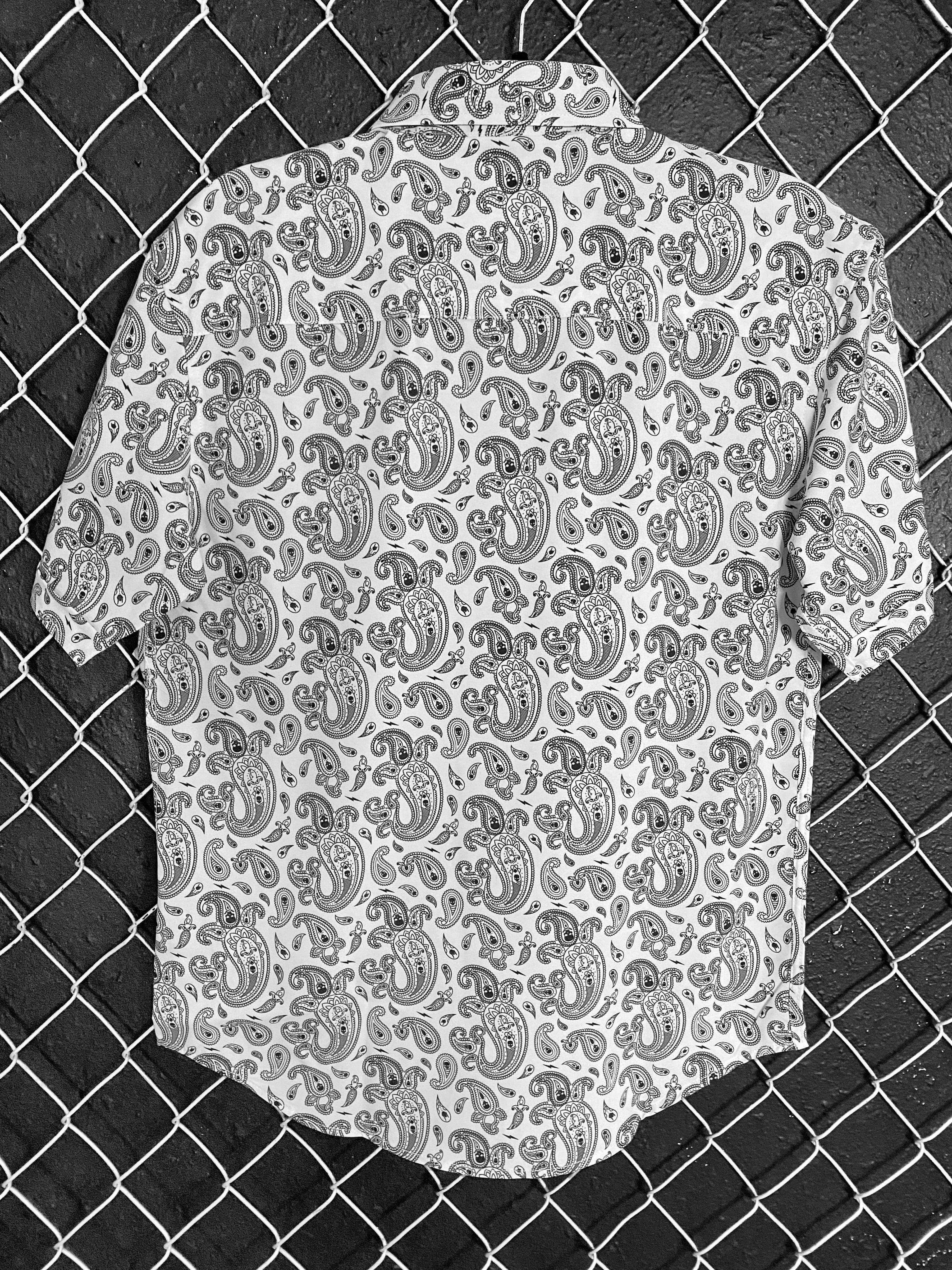 ESSENTIAL PAISLEY WHITE BUTTON UP