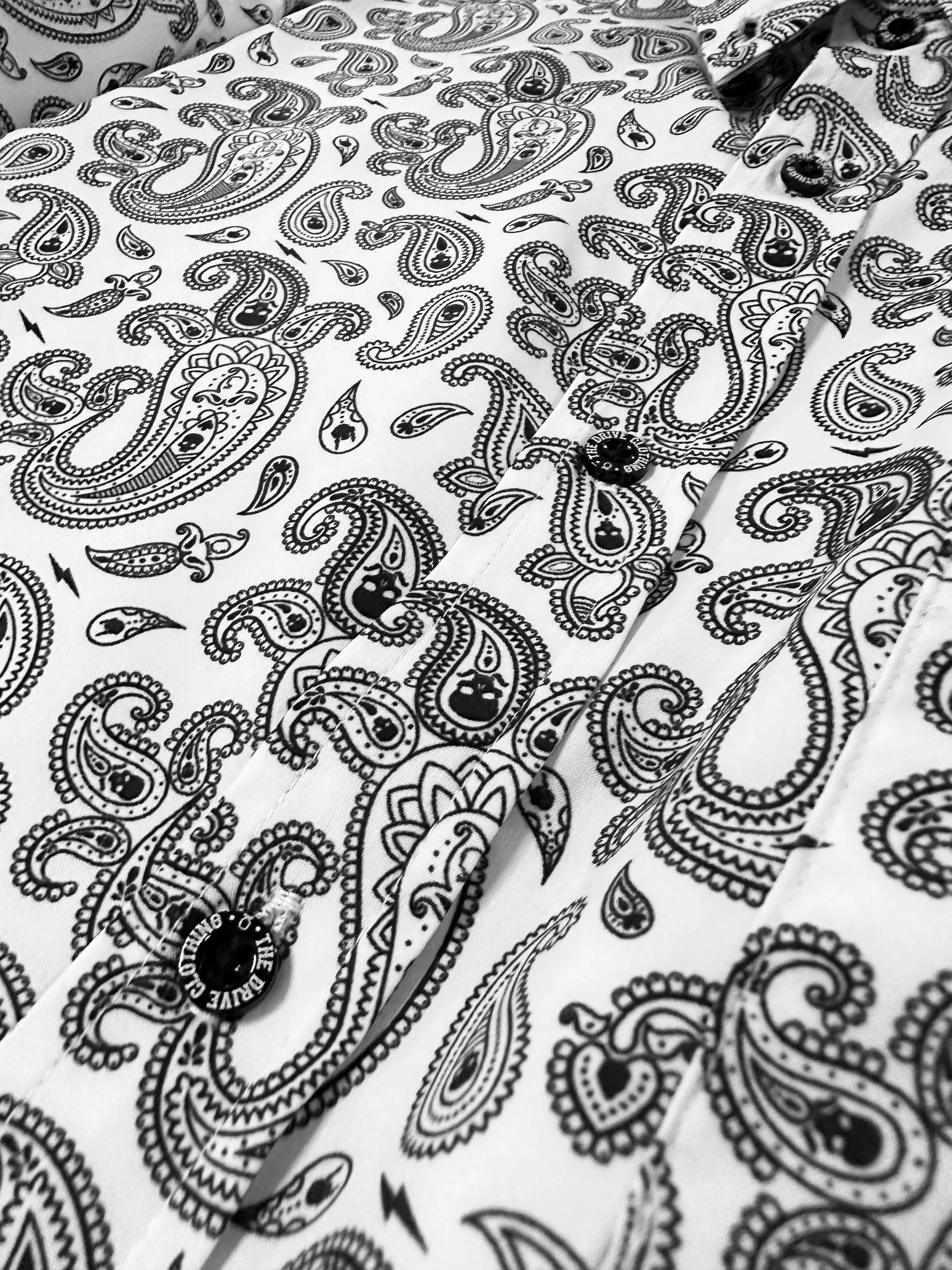 ESSENTIAL PAISLEY WHITE BUTTON UP