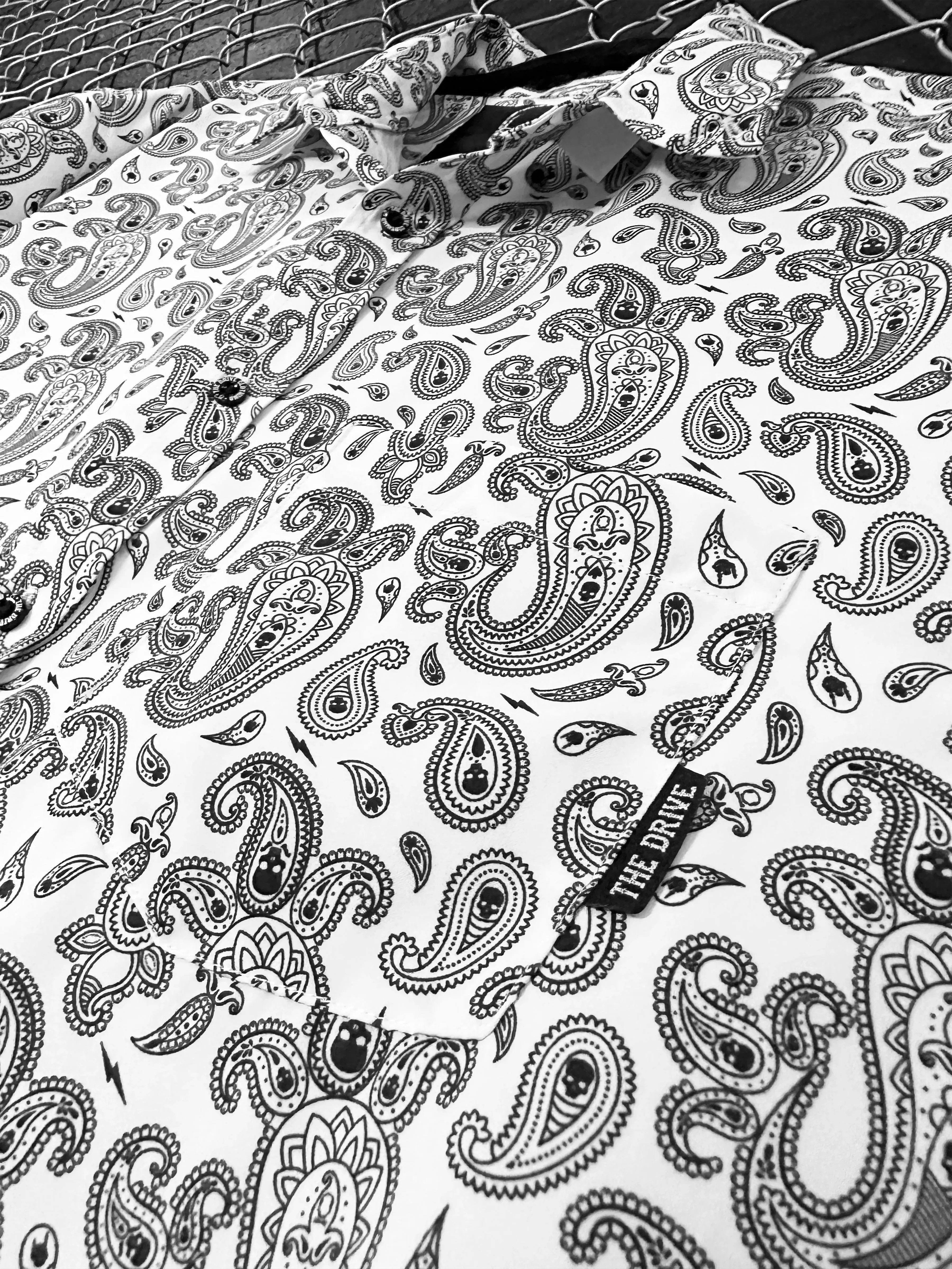 ESSENTIAL PAISLEY WHITE BUTTON UP