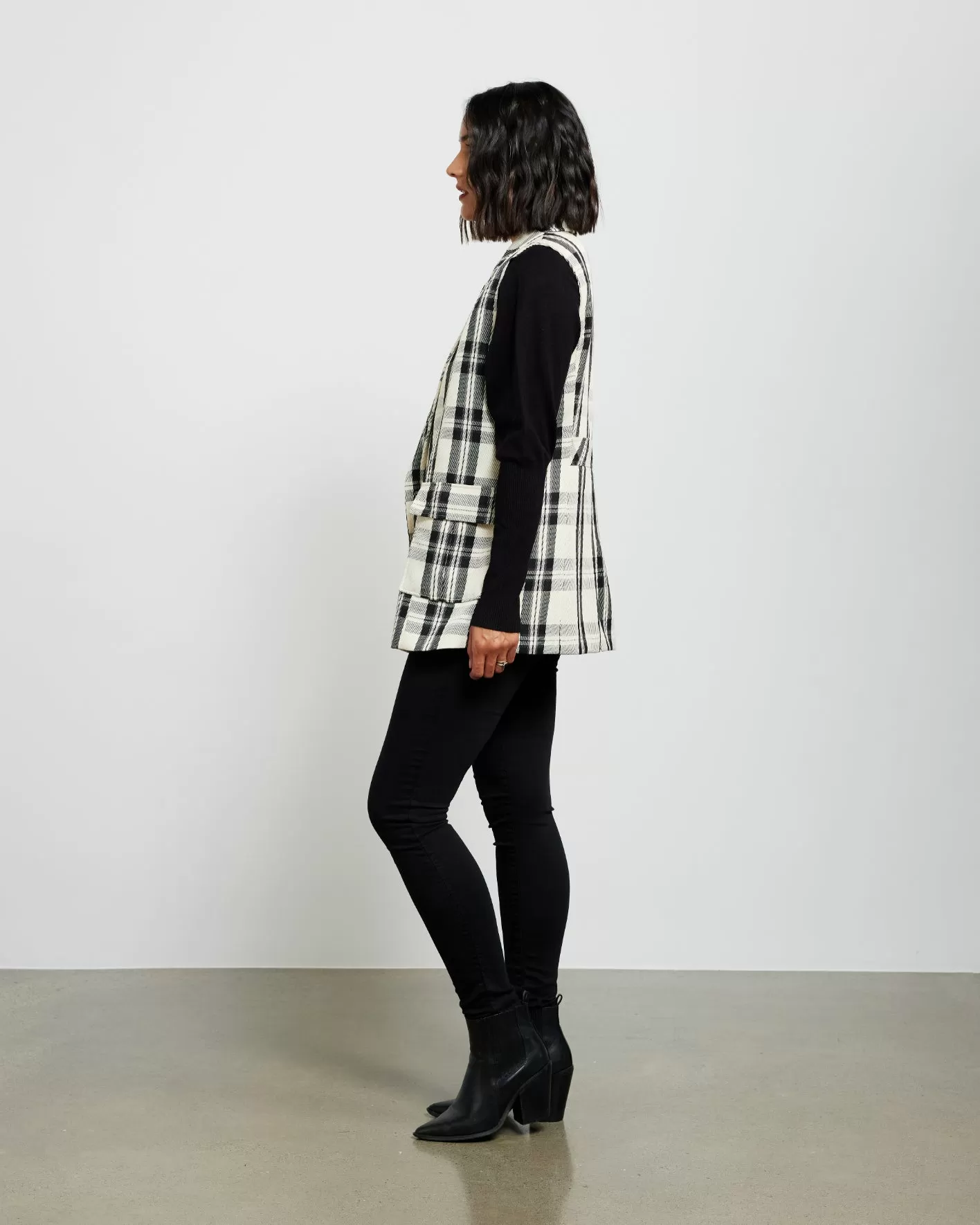 Et Alia Baldwin Vest - Ivory/Black Plaid