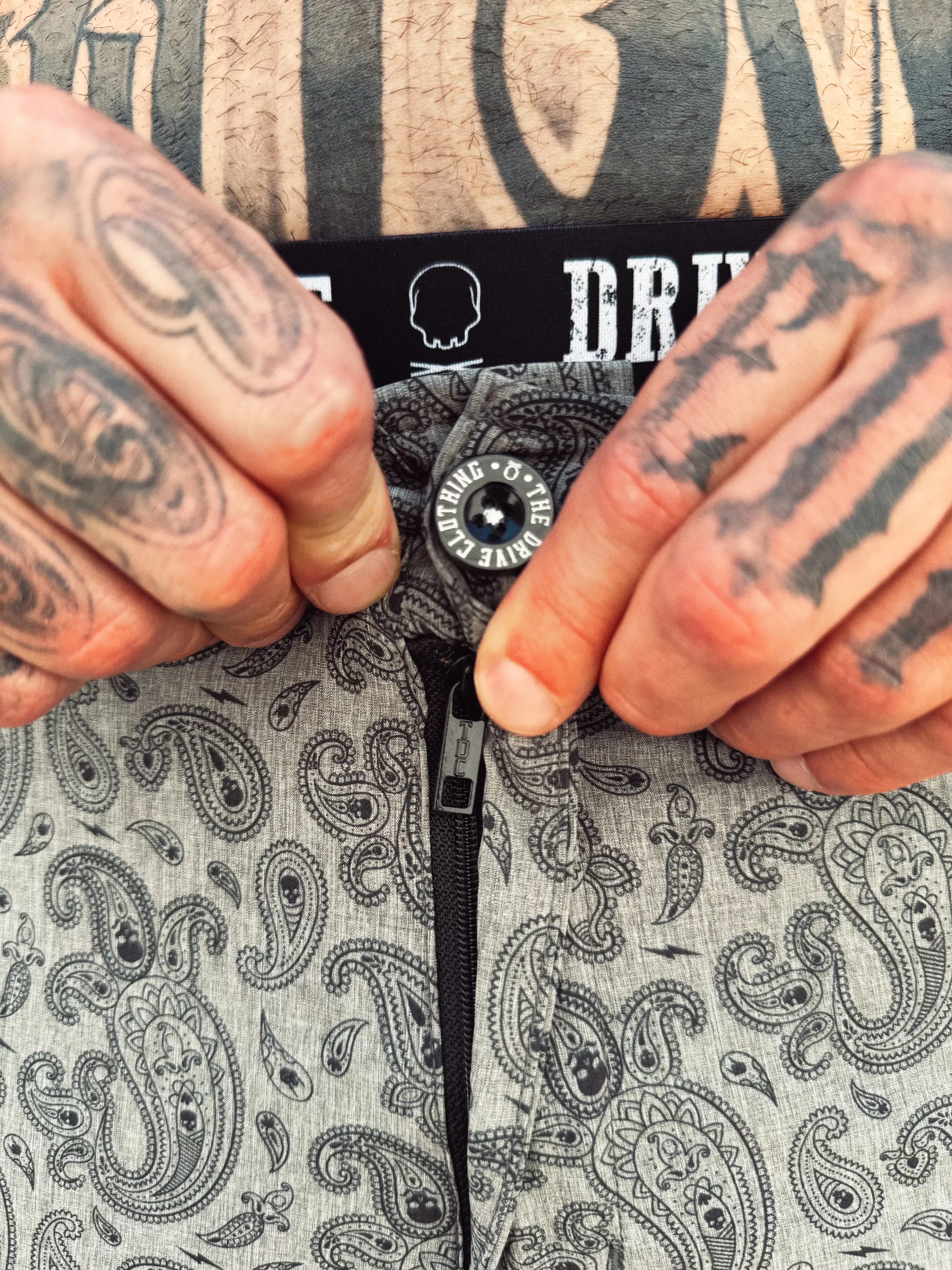 HYBRID GREY W/BLACK TDC PAISLEY SHORTS