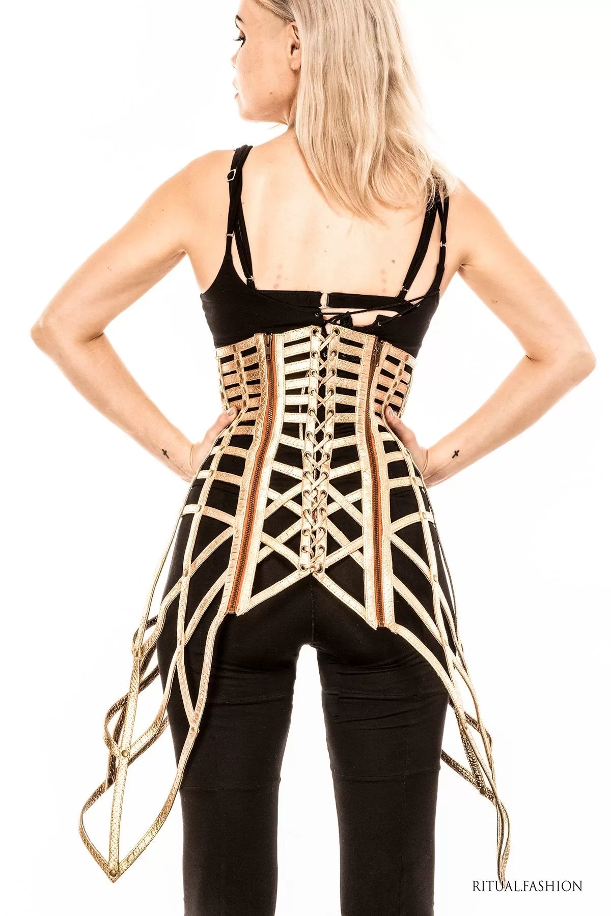 Lyran Cage Harness Bustle